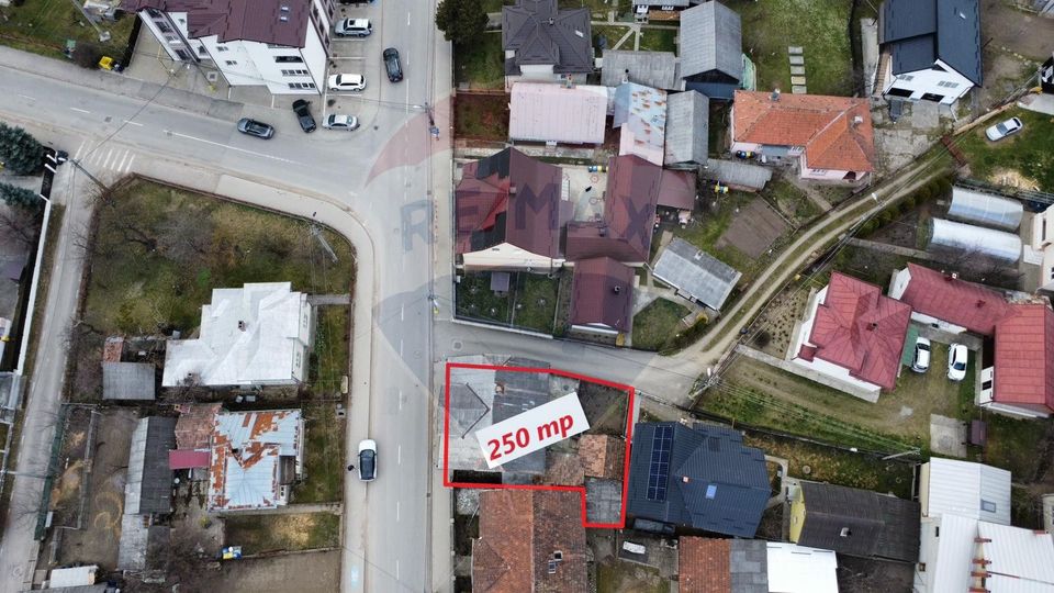 Casă de vânzare în GURA HUMORULUI zona Ariniș 250 mp teren