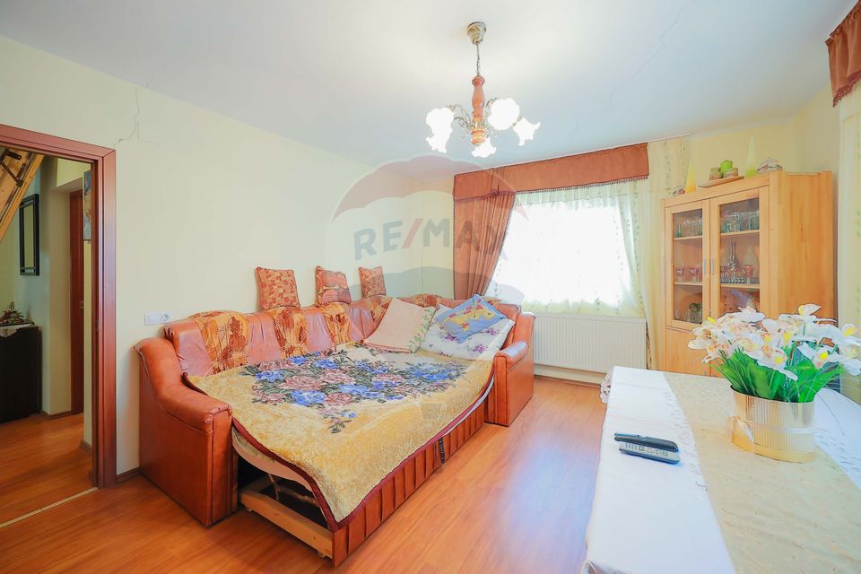 Casă cu 4 camere din cărămidă, de vânzare în zona Bratca-Damiș