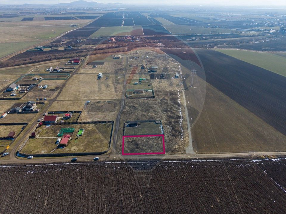 Teren intravilan de vanzare Hălchiu