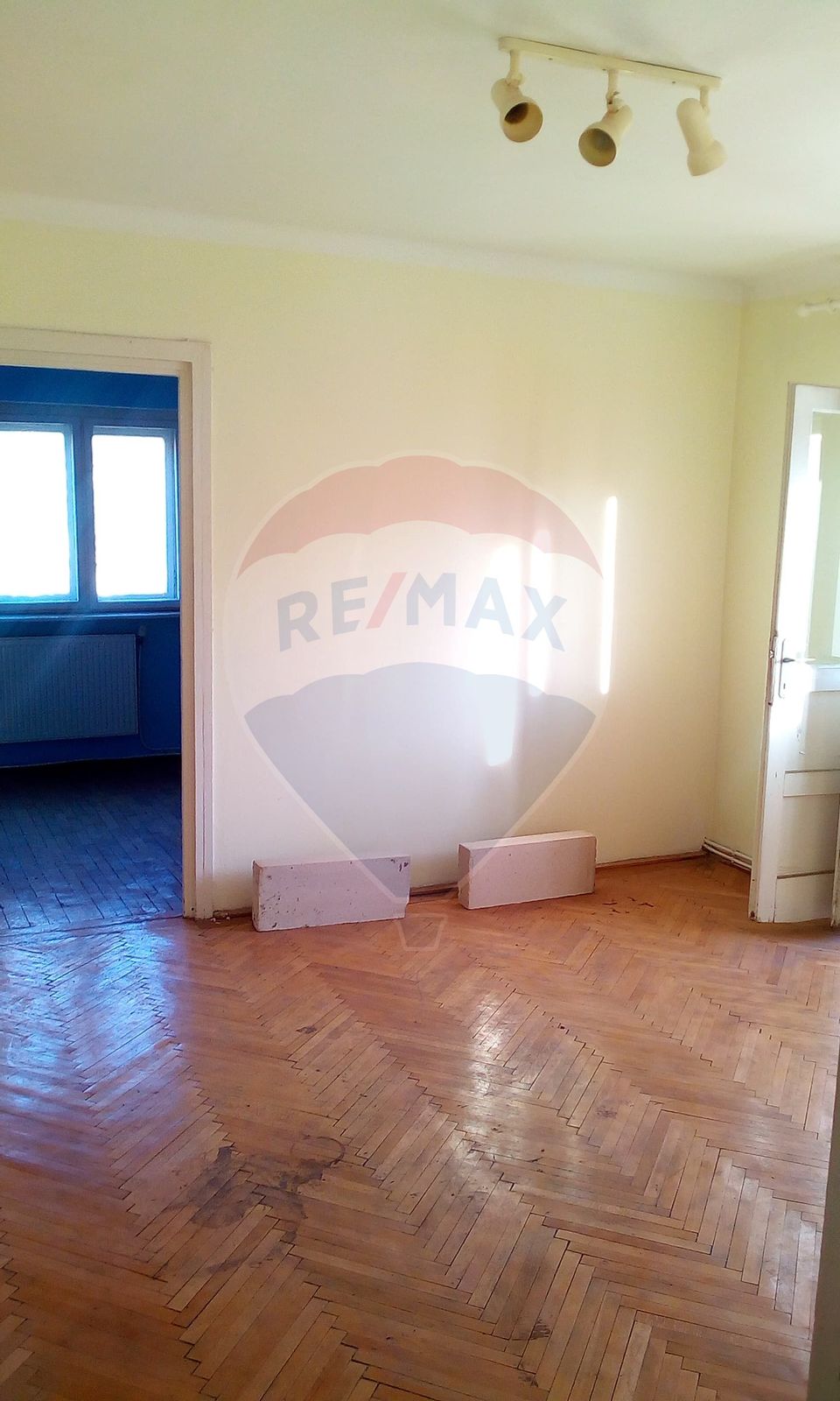 Apartament cu 2 camere de vânzare în zona Central