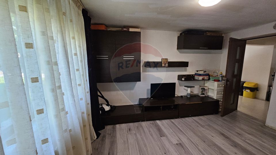 Casă / Vilă cu 5 camere, teren 2300mp de vanzare in Patrauti, Suceava