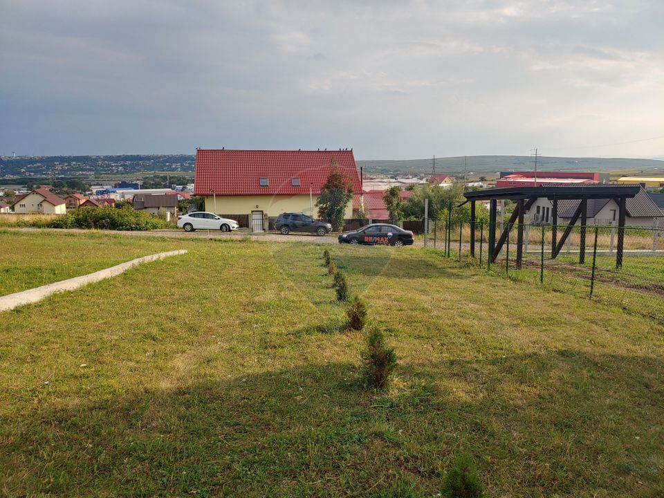 Casă / Vilă individuală cu 560 mp teren, de vânzare în Scheia, Suceava