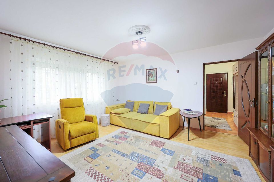 Apartament cu 2 camere de vânzare, în zona Rogerius