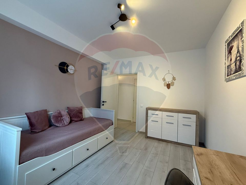 Apartament cu 3 camere, 2 bai și loc de parcare