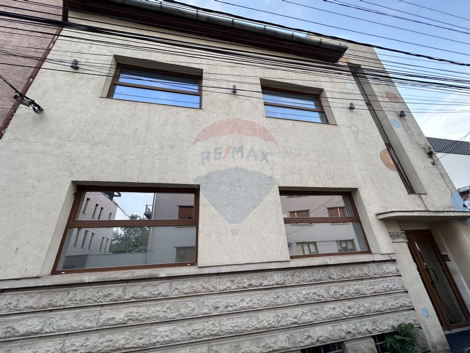 270sq.m Office Space for rent, Semicentral area