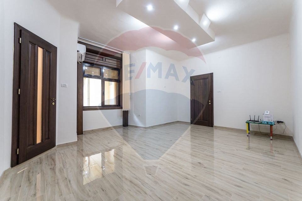 107sq.m Office Space for rent, Ultracentral area