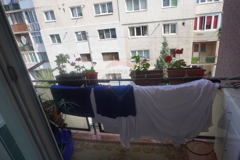 Apartament cu 3 camere de vânzare în zona Central