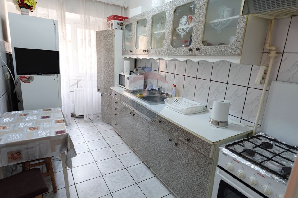 Apartament cu 3 camere de vânzare