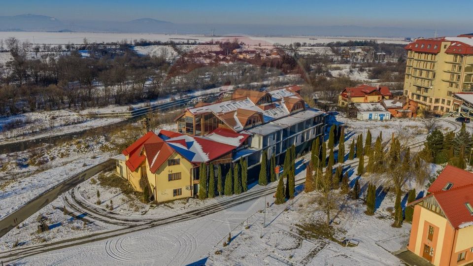 Activ Hotelier SubEvaluat | 18.000 mp construiti | 3 ha teren | BRASOV