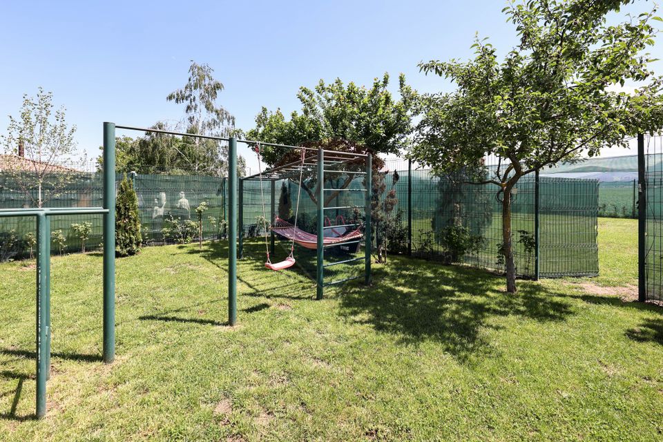 Vilă premium, saune, jacuzzi curte de 1000 mp