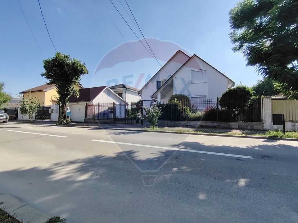 8 room House / Villa for sale, Central area