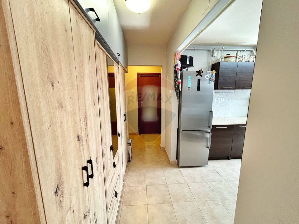 Apartament cu 4 camere de vânzare în zona Aurel Vlaicu