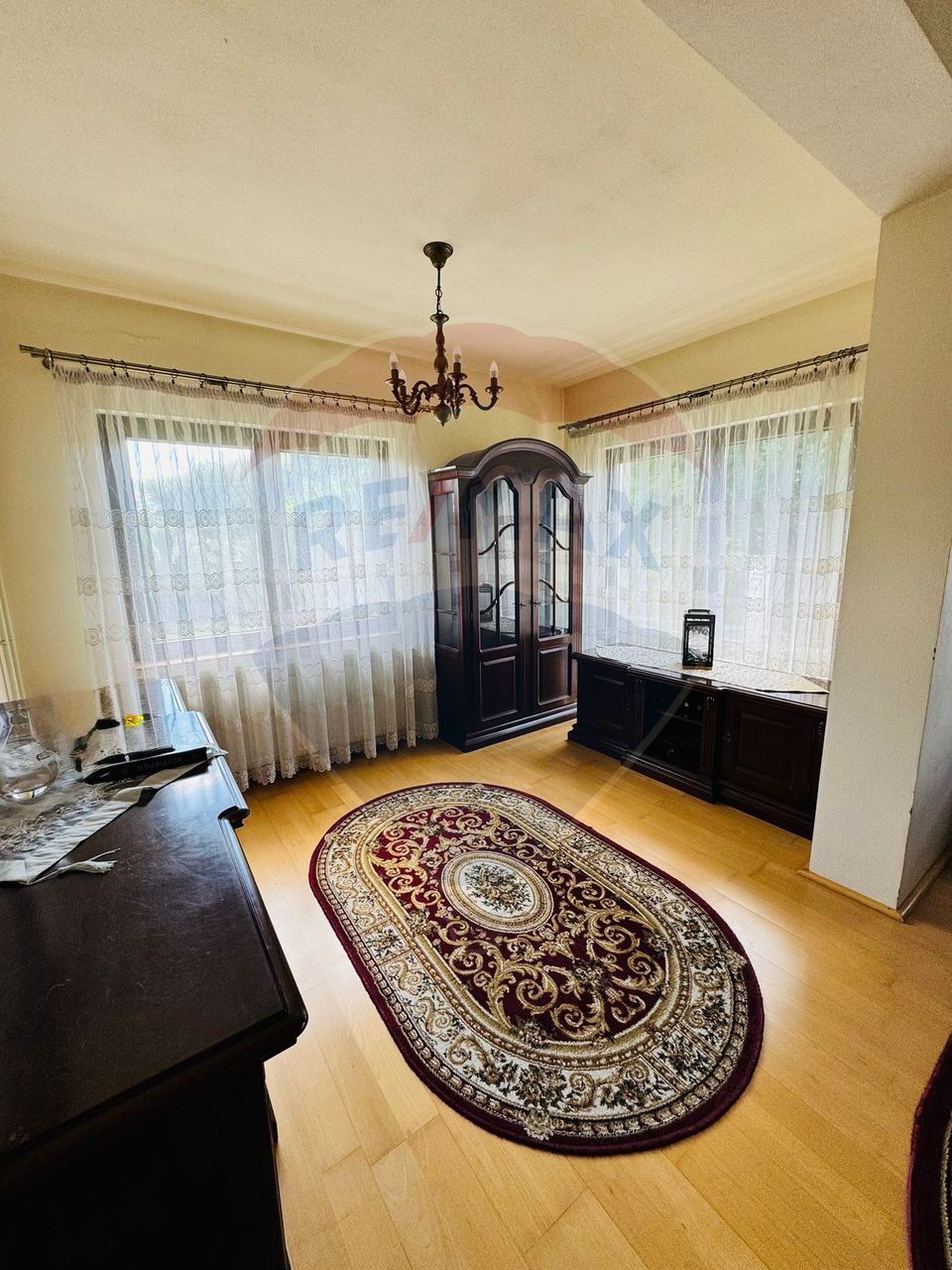 5 room House / Villa for sale, Sud-Est area