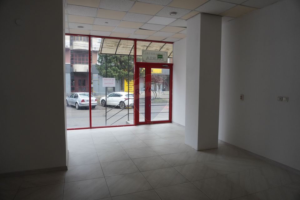 35sq.m Commercial Space for rent