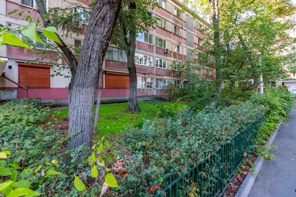 Apartament cu 3 camere de vânzare în zona Crangasi-Giulesti