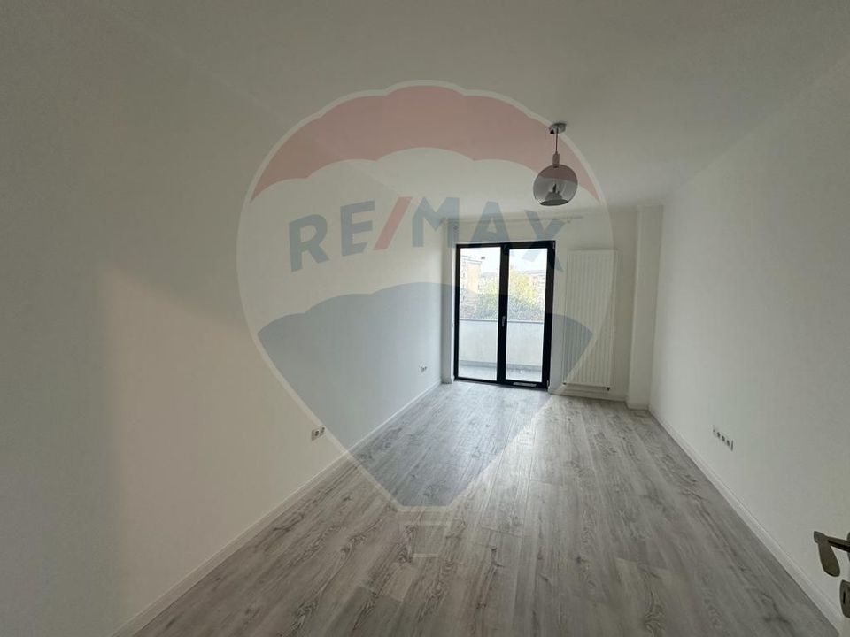 Apartament în bloc nou + loc parcare