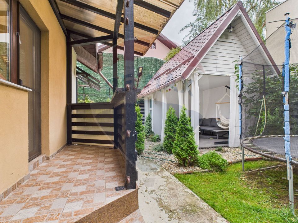 5 room House / Villa for sale