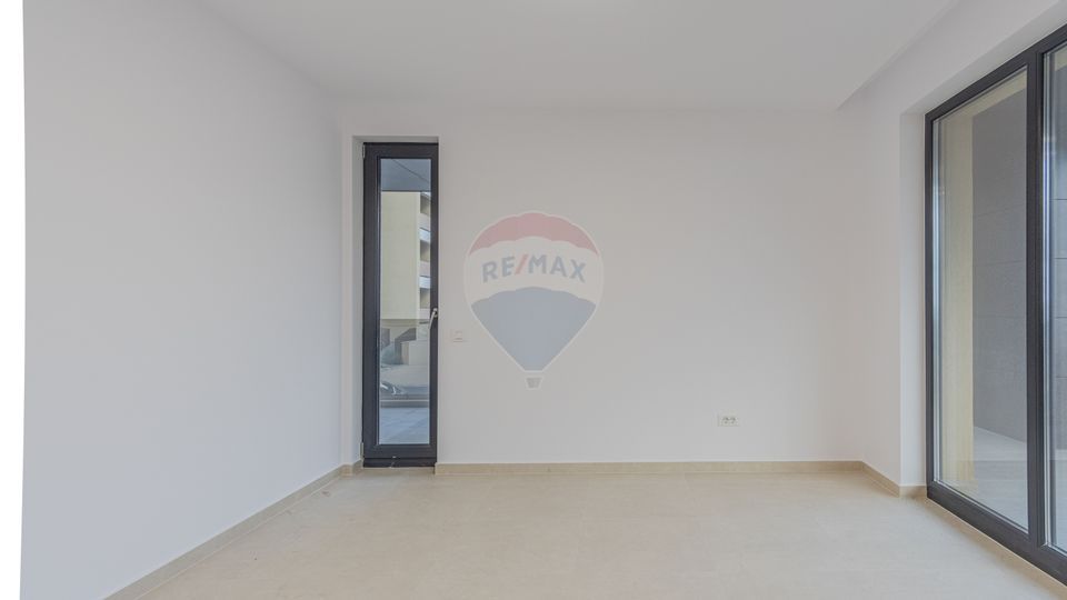 Clinica medicala-9 cabinete- URBAN PLAZA - bloc 15 parter!