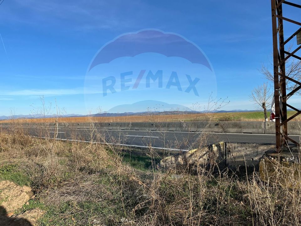 Teren de vanzare 17500 mp, Paulesti, deschidere 27 m la DN1,  Ploiesti