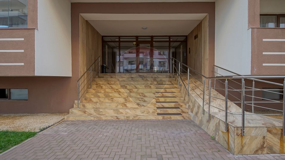 4 room Apartment for sale, Tractorul area