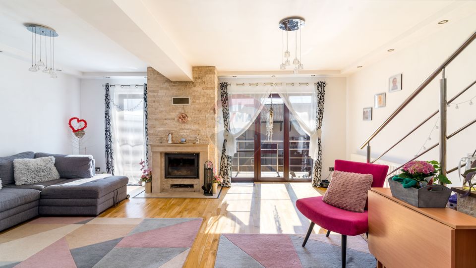 Casa de vanzare, 5 camere, zona Baciu