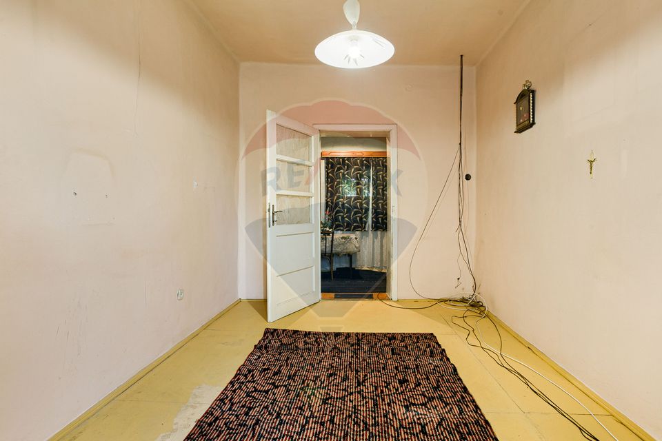 4 room House / Villa for sale, Periferie area