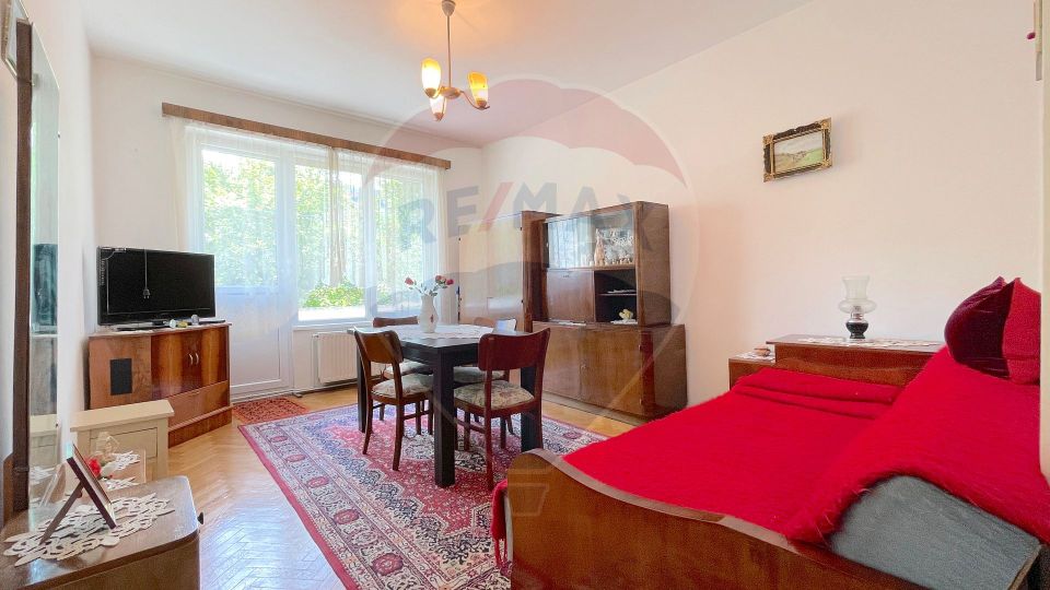 2 room Apartment for rent, Tractorul area