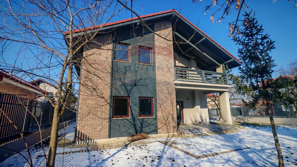 4 bedroom villa for sale I Corbeanca I Blue Lagoon