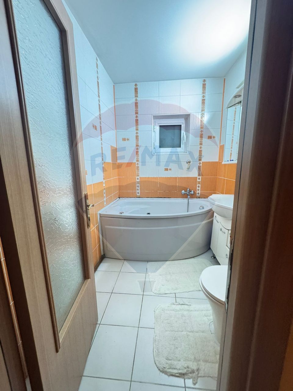 3 decomandate spatios, liber, central, Infratirii, Mc Donalds