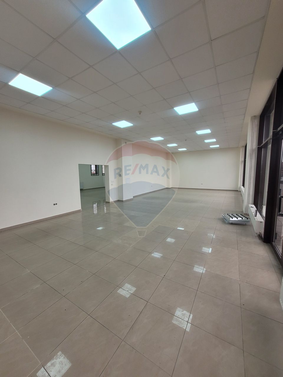 Spațiu comercial de 223mp de închiriat în zona Turnisor