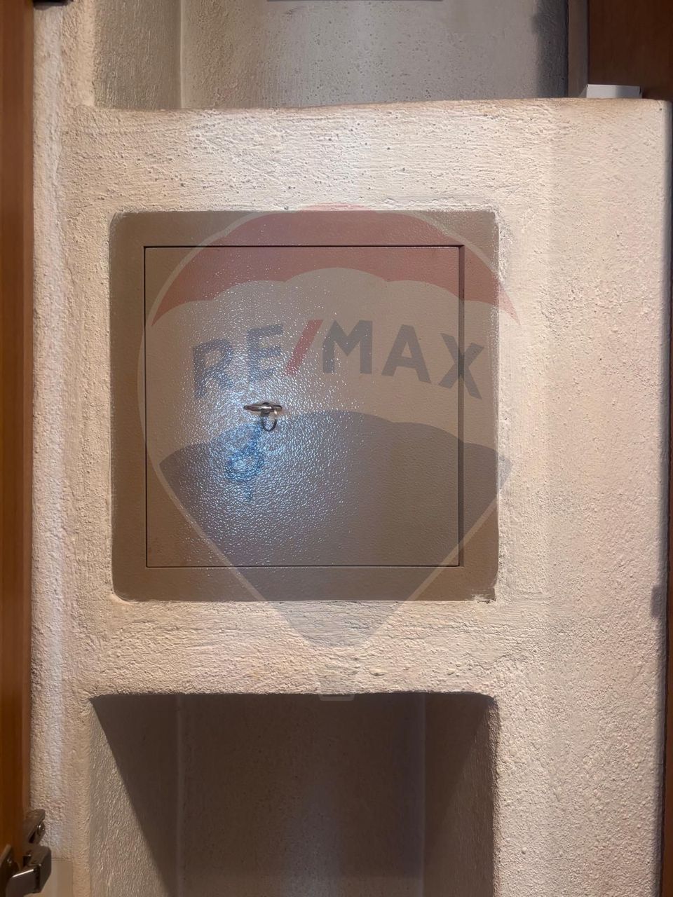 Apartament cu 5 camere de închiriat-Calea 13 septembrie.