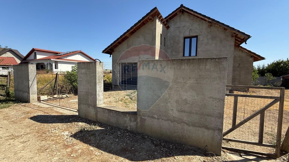 Casă / Vilă cu 5 camere zona Sud