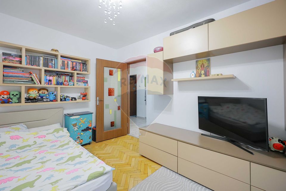 3 room Apartment for sale, Decebal area