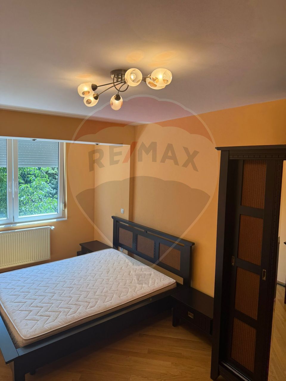 DE INCHIRIAT APARTAMENT LUX  zona Vivo Mall