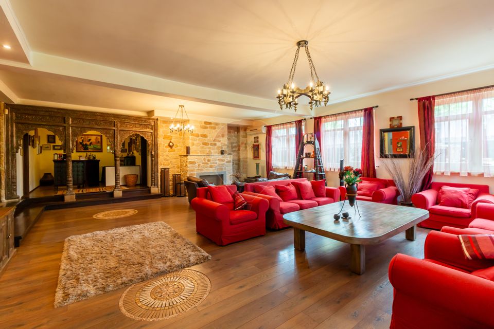 8 room House / Villa for sale