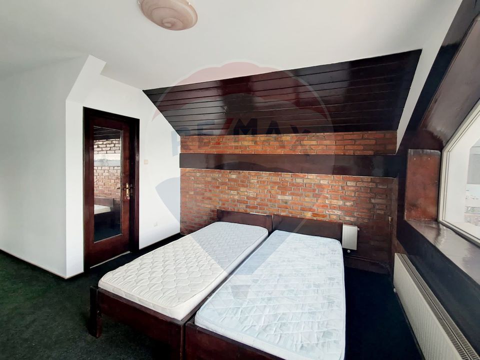 16 room Hotel / Pension for sale