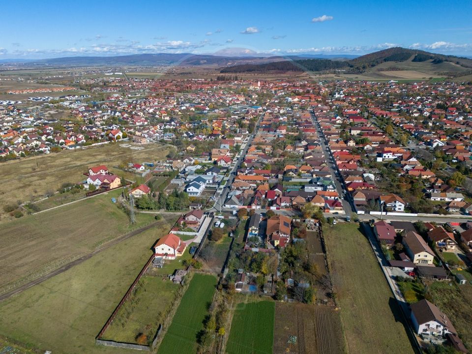 Casă 4 camere, mobilata si utilata, 2 389 m². teren, Sanpetru!