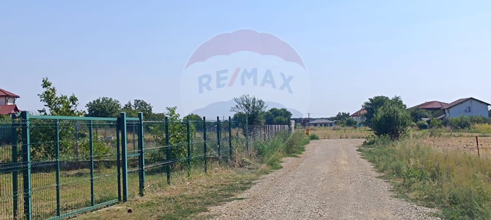 Teren 650mp Ghermanesti / Strada Milcov