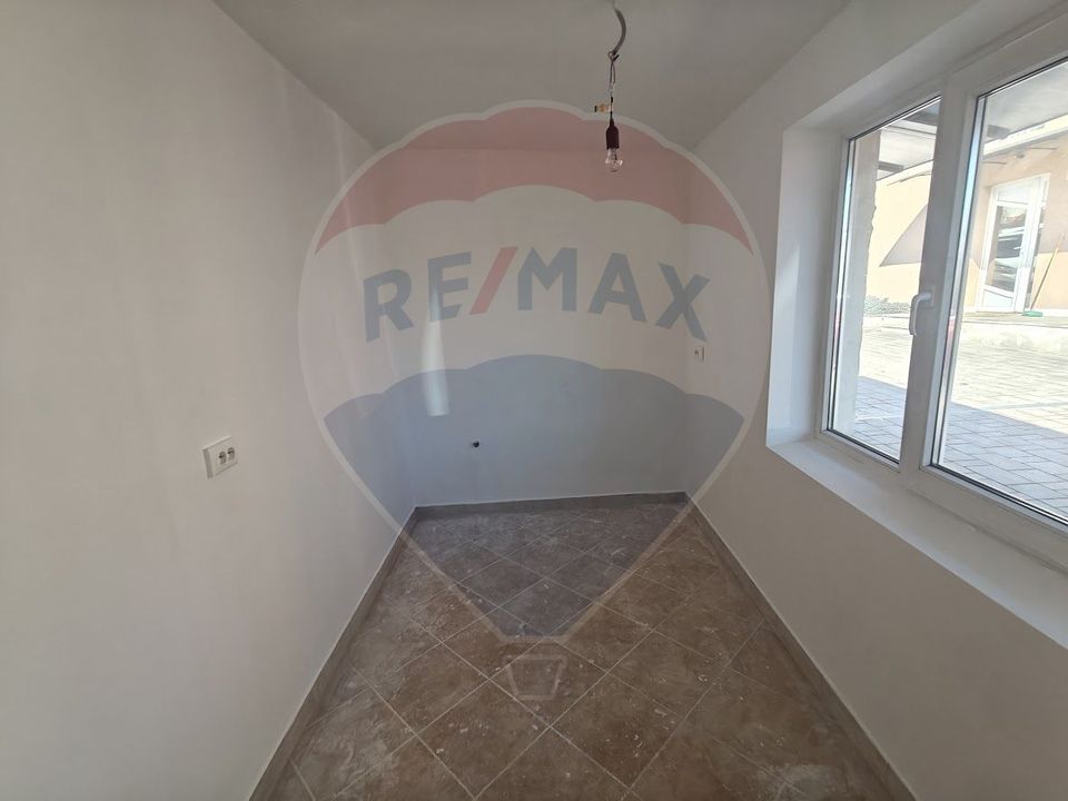 Spațiu comercial suprafata 240mp, curte generoasa, de inchiriat