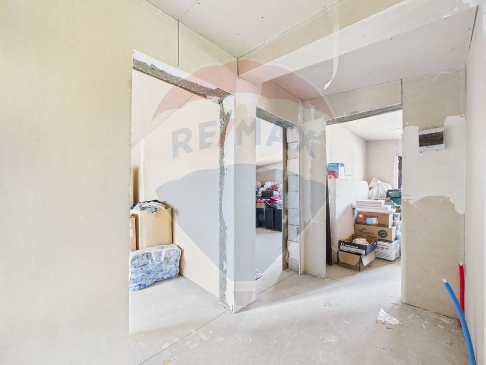 5 room House / Villa for sale, Est area