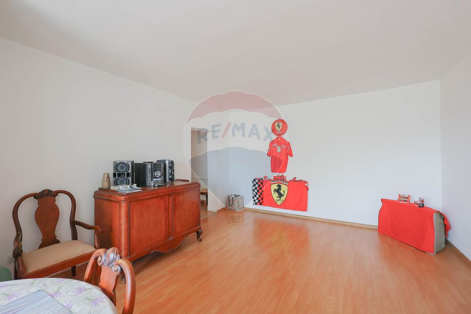 De vânzare, Apartament 3 camere, Cartier Soarelui