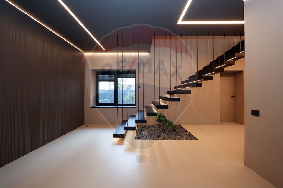 Casă modernă cu arhitectură minimalistă și confort inteligent Brasov