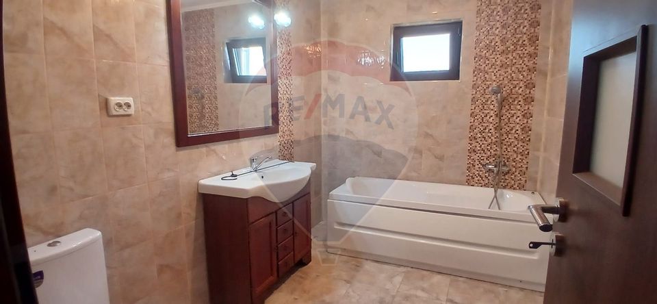 Casa individuala spatioasa cu 5 camere de vanzare in Corbeanca