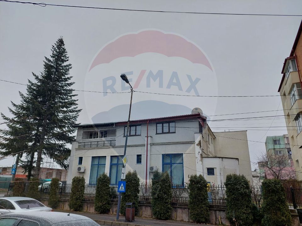 320sq.m Commercial Space for rent, Ultracentral area