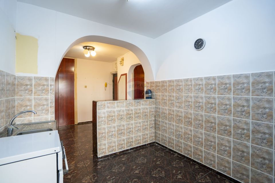 De vânzare apartament cu 4 camere, Bulevardul Decebal