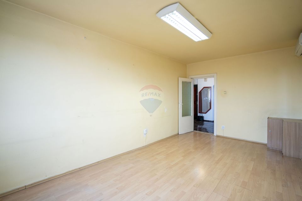 De vânzare apartament cu 4 camere, Bulevardul Decebal