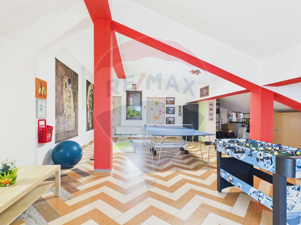 Casă / Vilă cu 6 camere de vânzare