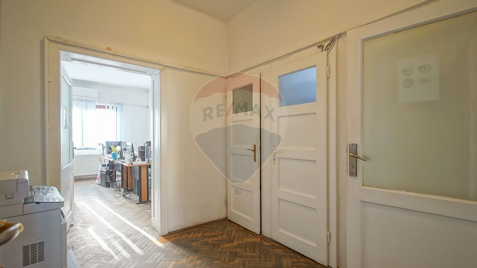 11 room House / Villa for rent, Tractorul area