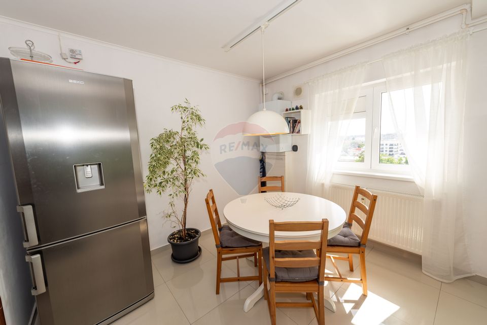 Apartament 3 camere de vanzare Timpuri Noi, Loc parcare ADP si Boxa