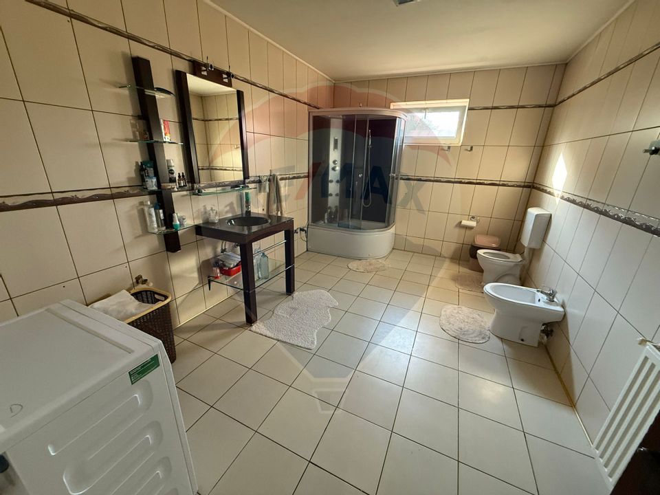 De vânzare Casă / Vilă 5 camere + 5.300 mp teren Slobozia Moara, DB